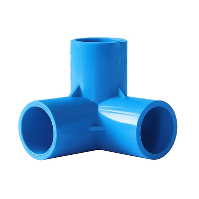 Giunto di plastica ad angolo retto a quattro vie tridimensionale degli accessori per tubi di drenaggio del PVC