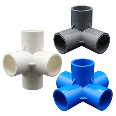 Giunto di plastica ad angolo retto a quattro vie tridimensionale degli accessori per tubi di drenaggio del PVC